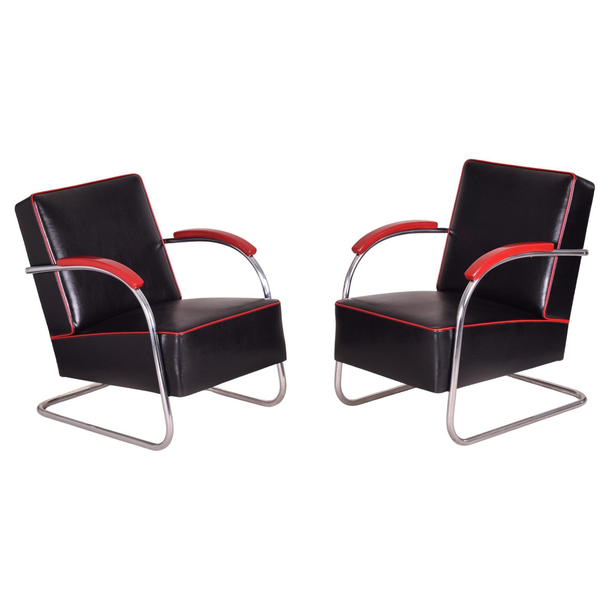 Black and red Bauhaus leather armchairs, made in 1930s Czechia by Mücke-melder For Sale