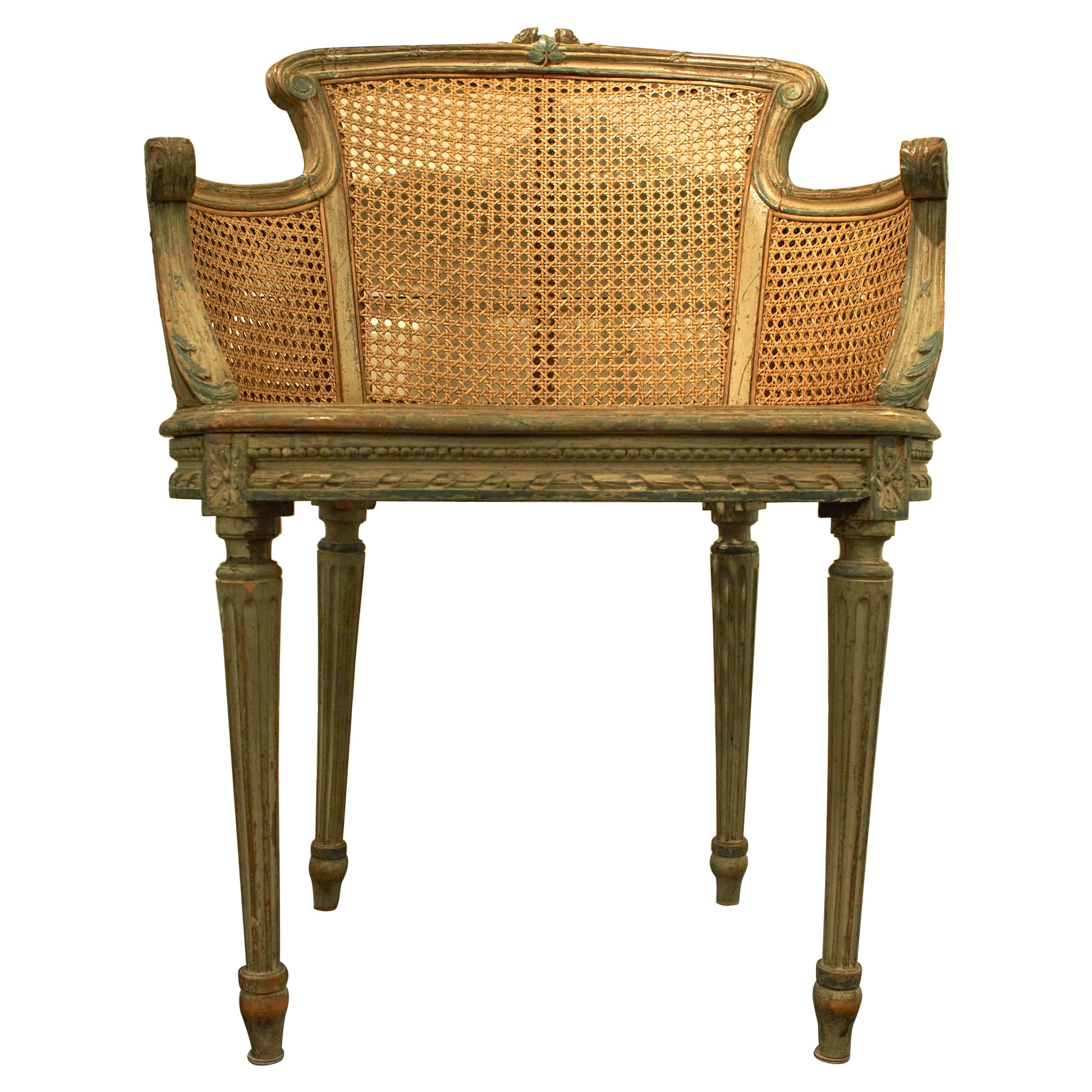 Französischer Sessel im Louis-XVI.-Stil mit Rohrrückenlehne