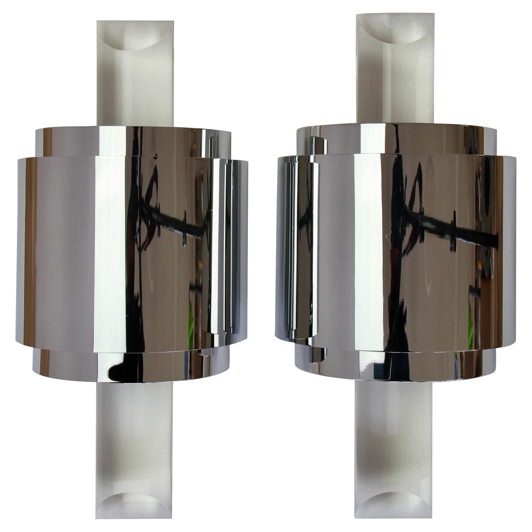 Large Hollywood Regency Lucite and Chrome Wall Lights or Sconces, circa 1970s For Sale