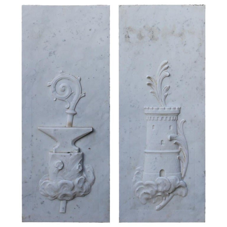Pair of 19th Century Carrara Marble Wall Plaques For Sale at 1stDibs