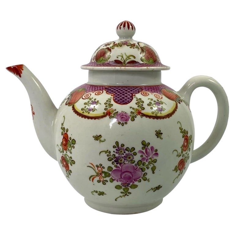 Lowestoft Porcelain Teapot, Curtis Pattern, c.1785 For Sale