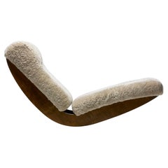 Sculptural Walnut Rocking Chaise Lounge in Soft Oatmeal White Shearling c. 1980