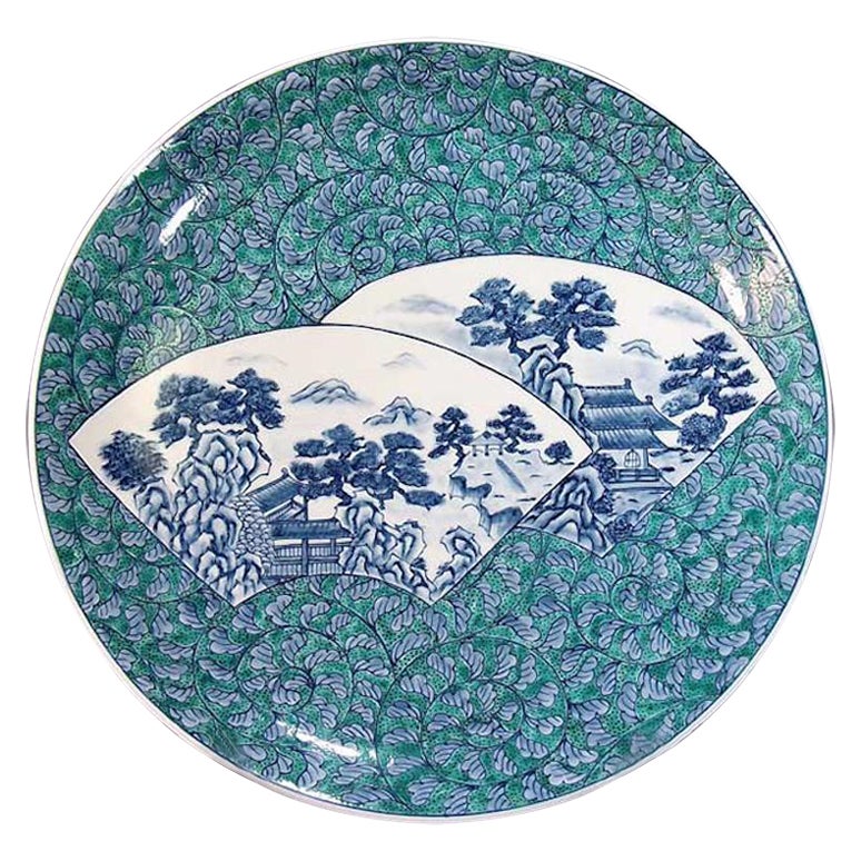 Zeitgenössisches weiß-blaues japanisches Porzellan  Servierplatte des Meisterkünstlers, 2