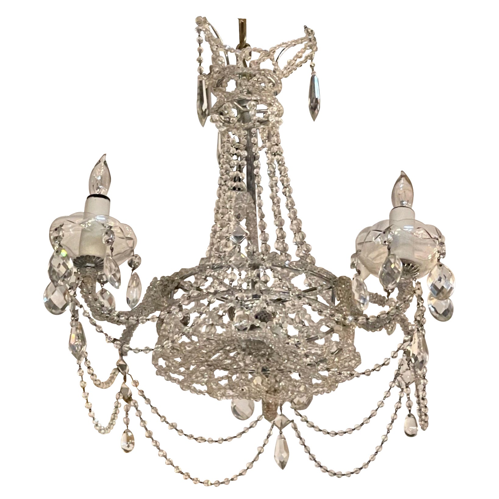 Italienischer 3-Licht-Kronleuchter aus Kristall mit Perlen im Vintage-Stil im Angebot
