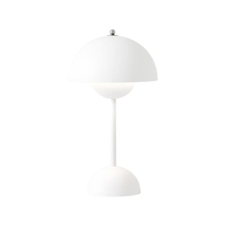 Flowerpot Vp9 Portable Matt White Table Lamp from Verner Panton For Sale