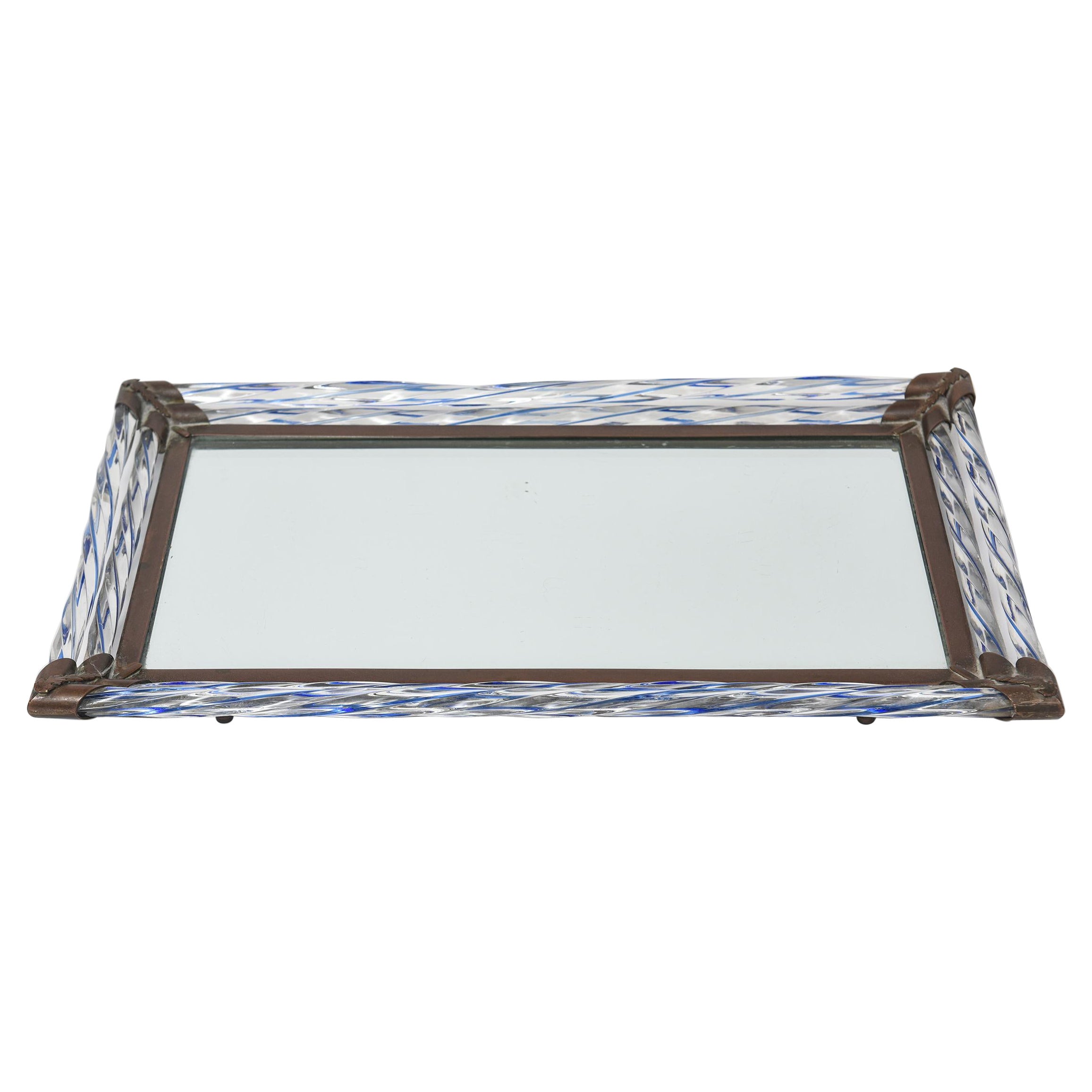 Plateau en miroir vénitien de Murano avec tiges en verre bleu torsadé et quincaillerie en laiton en vente