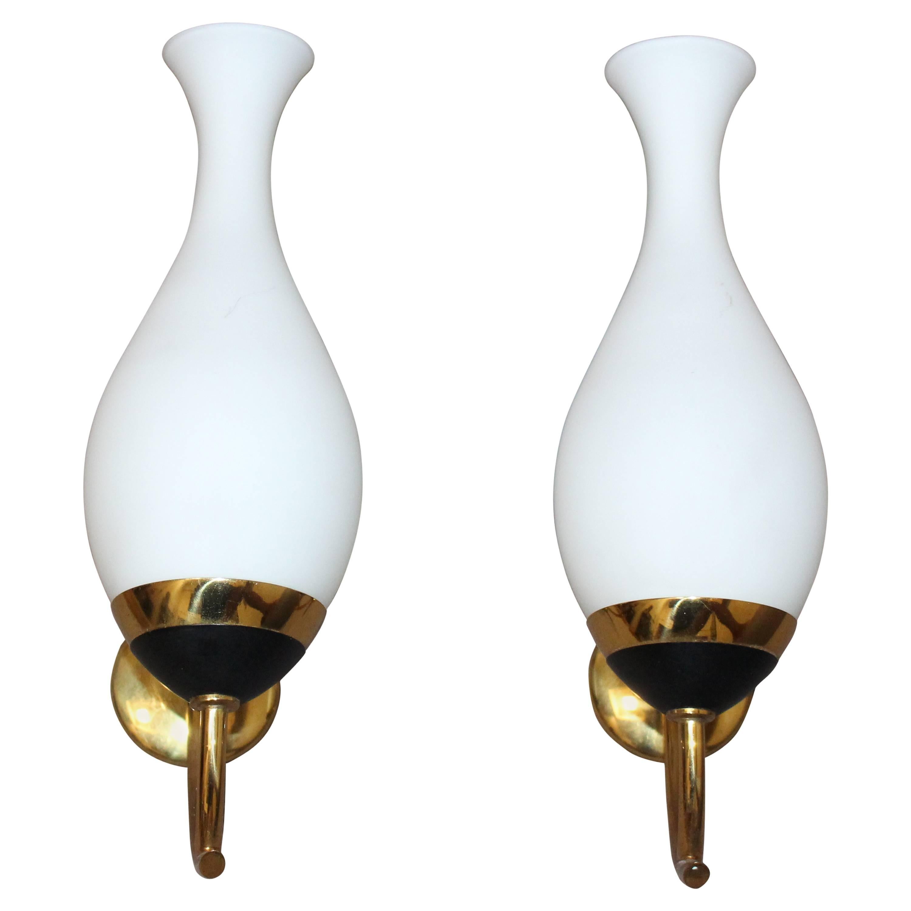 Italian Pair of Wall Sconces After Stillnovo For Sale