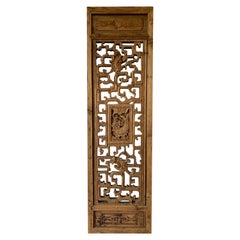 Panneau de fenêtre chinois ancien en bois sculpté