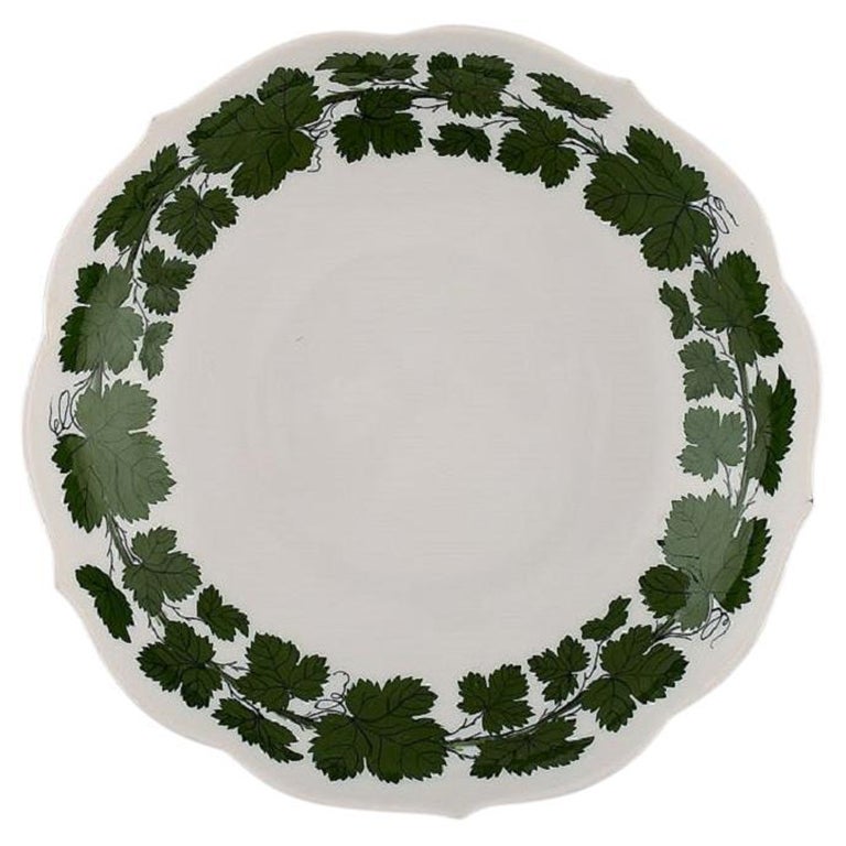 Meissen Green Ivy Vine Leaf Bowl in Hand-Painted Porcelain, 20th Century