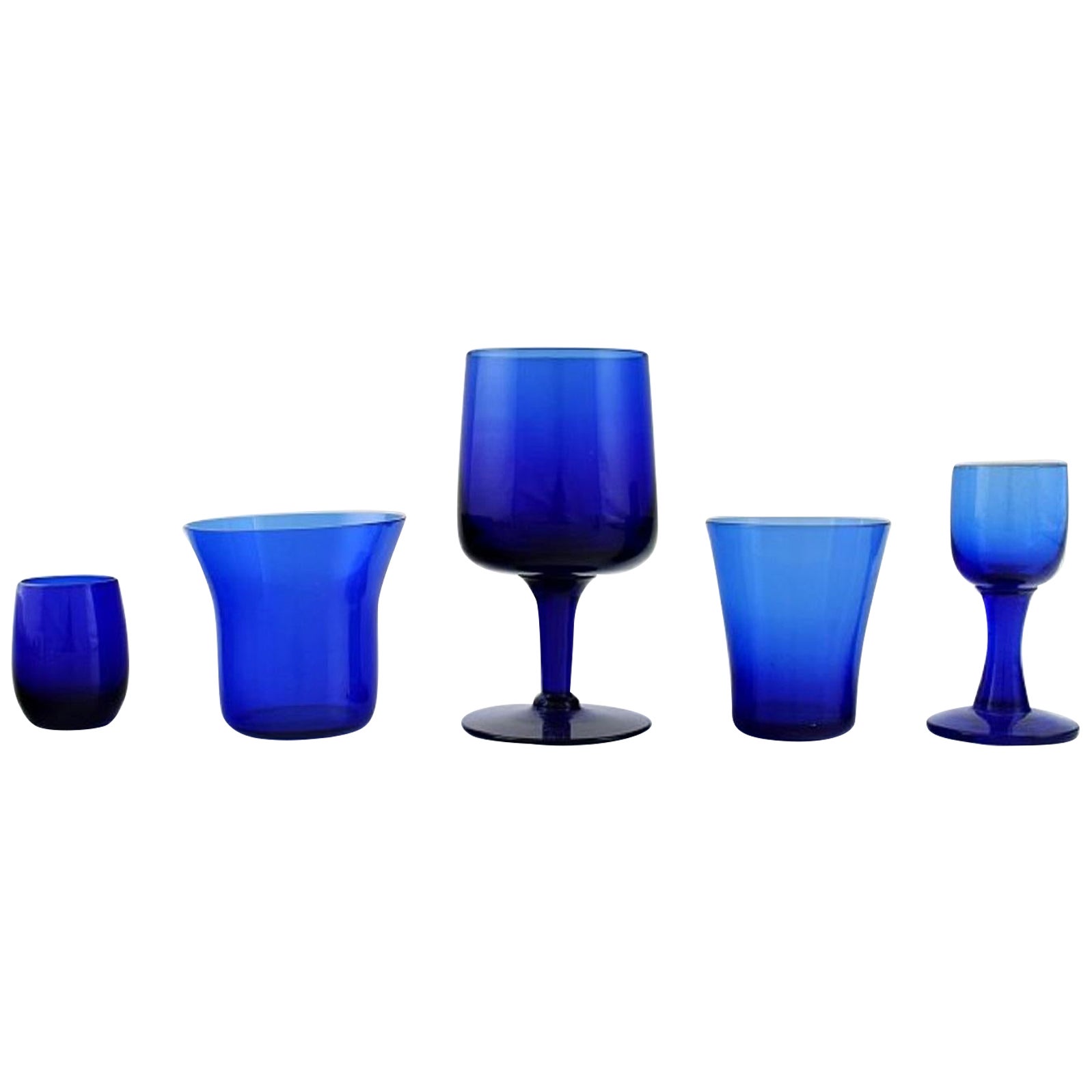 Cinq verres en verre d'art soufflé à la bouche bleu Monica Bratt pour Reijmyre en vente