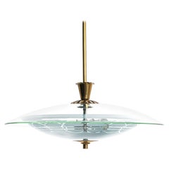 Lampe à suspension en laiton et verre des années 1950 dans le style de Pietro Chiesa