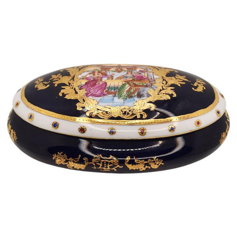 19th Century Oval French Gilt Cobalt Blue Sèvres Porcelain Box with Lid For Sale