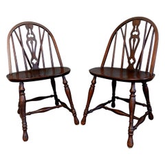 Antique Pair of Windsor Bow-Brace Back Side Chairs with Decorative Splat, 19th C