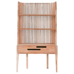 Vitrine de style scandinave 'Casulo' en bois dur brésilien par Knót Artesanal