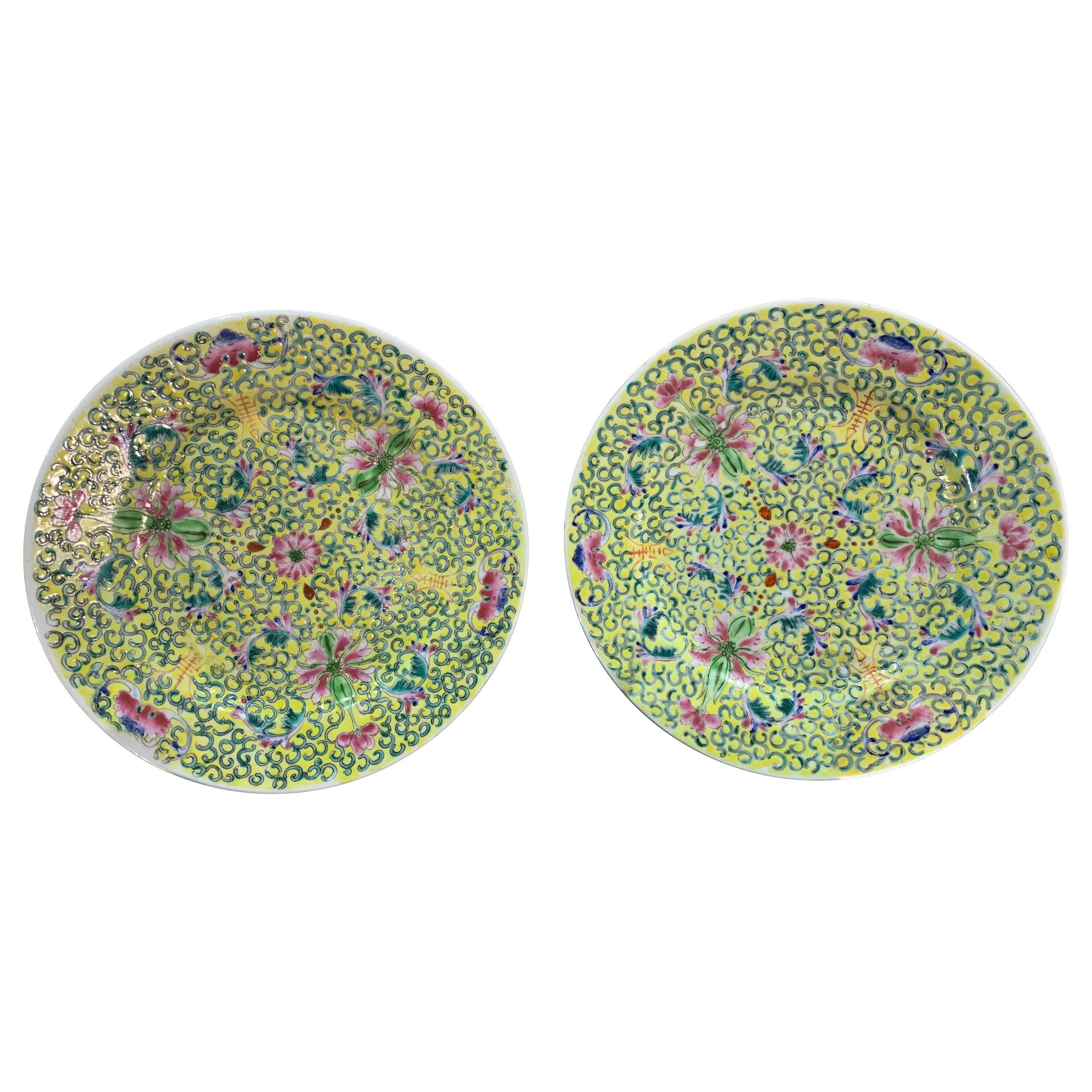 Pareja de platos chinos marcados de principios del siglo XX