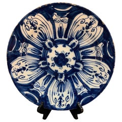 Plato holandés de Delft del siglo XVIII pintado a mano