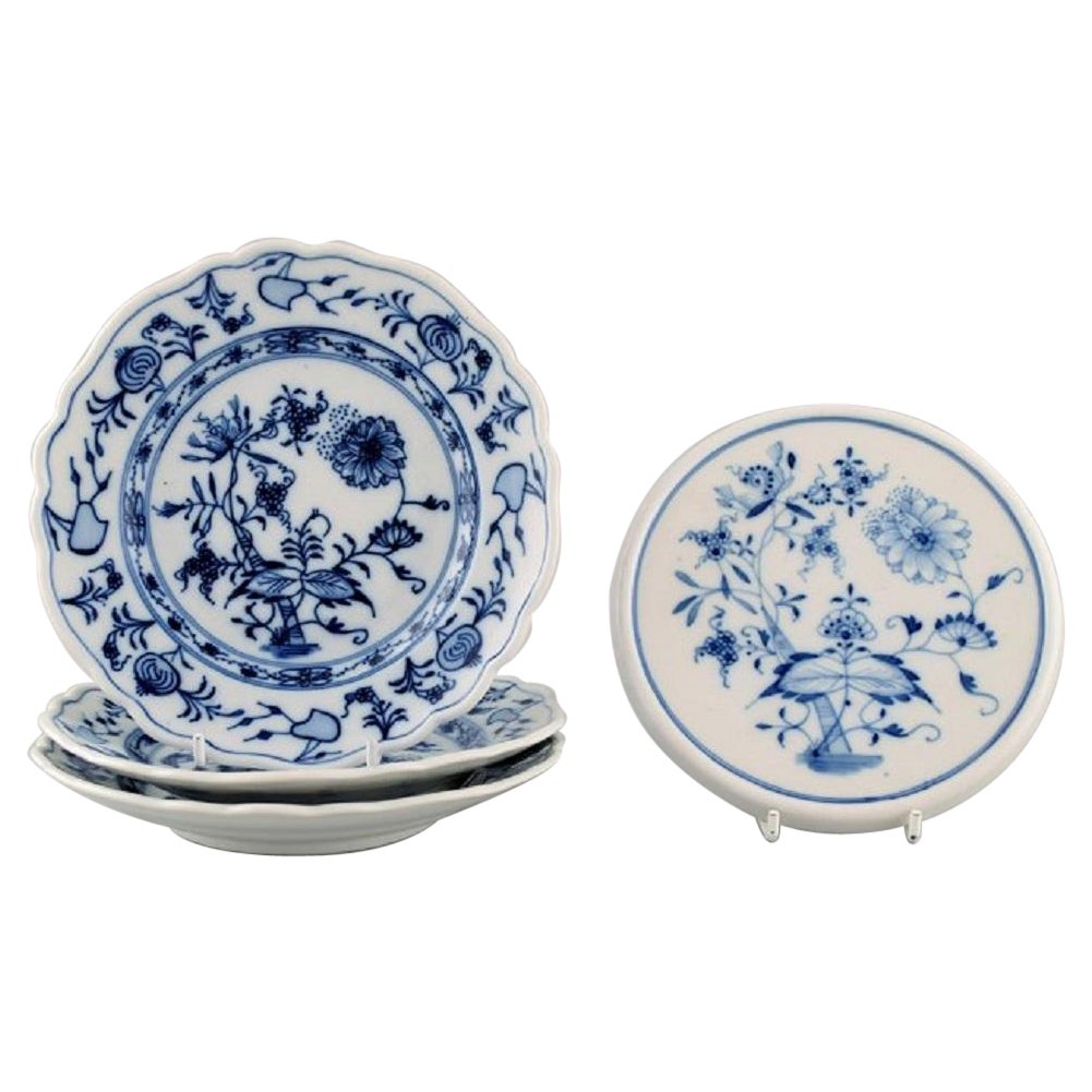 Stadt Meissen Blue Onion Pattern, Trivet and Three Plates, Mid-20th Century