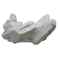 Base de table en plâtre organique et fausse roche du milieu du siècle dernier attribuée à Sirmos