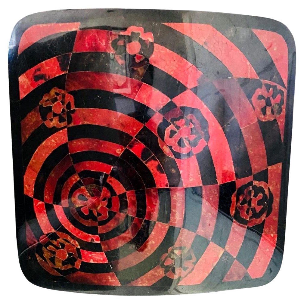 Moderne Mosaikvase aus schwarzer und roter exotischem Muschel, Vintage R & Y Augousti, R & Y 