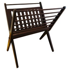 Revistero moderno danés de madera de haya marrón oscuro, c. 1950