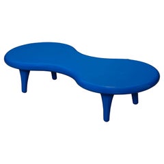 Table  cocktail en fibre de verre  Orgone  de Marc Newson pour Cappellini, Italie, signe