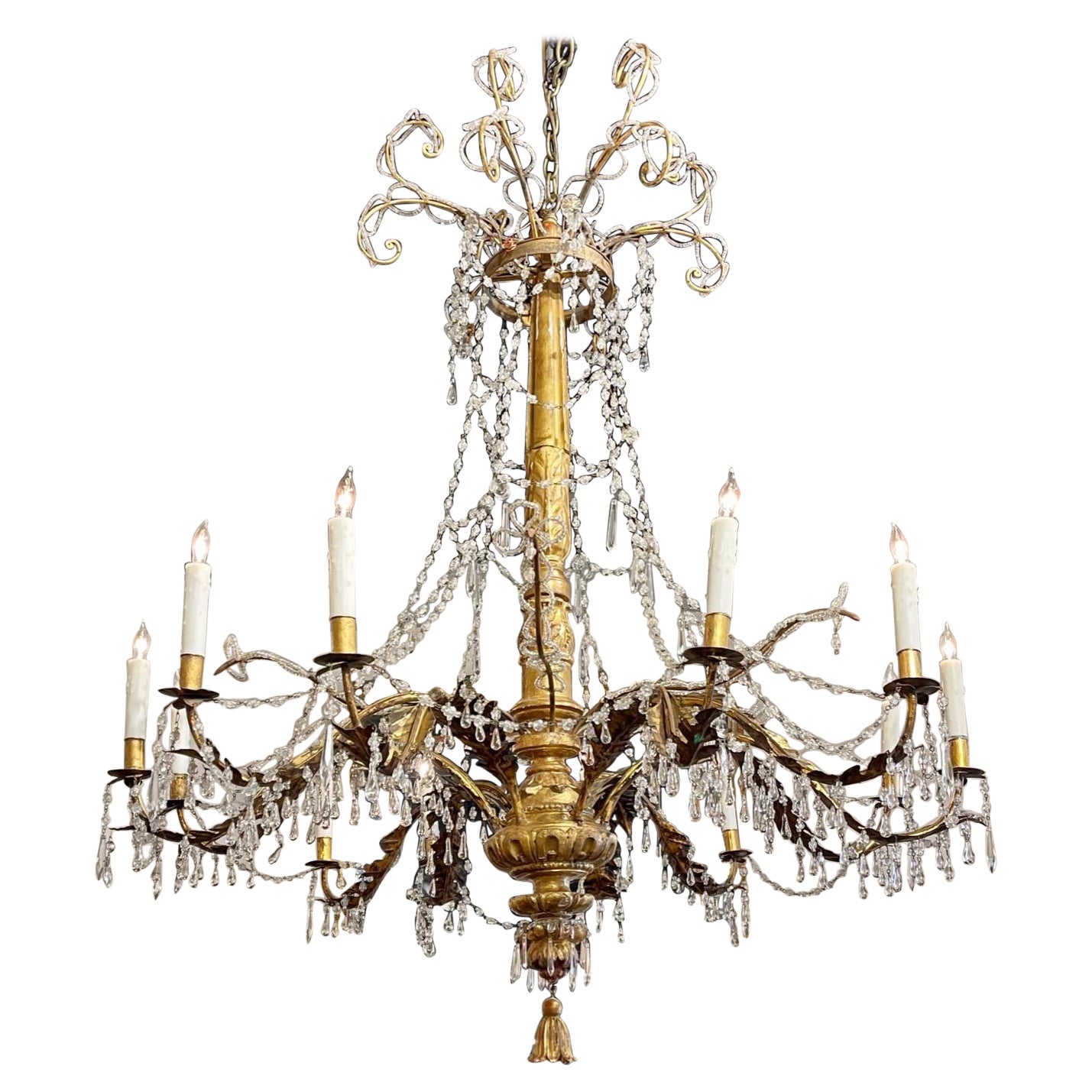 18th Century Italian Large Scale Giltwood and Beaded Crystal Chandelier For Sale