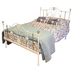 Double 4'6", English Victorian Iron and Brass Metal Bed Frame Brass Bedknobs