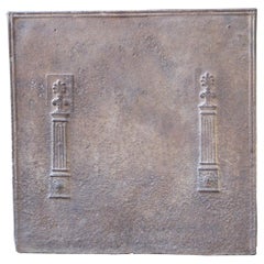 Antike französische neoklassizistische „Pillars of Freedom“-Kaminplatten im neoklassischen Stil