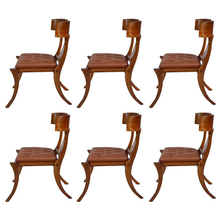 Klismos Shiny Walnut Saber Legs Brown Leather Chairs Customizable Set of 6 en vente