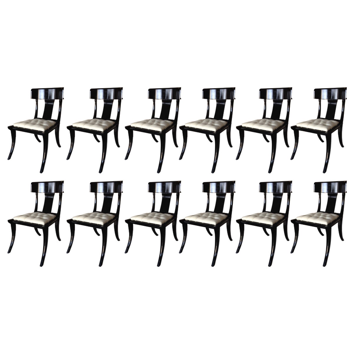 Klismos ensemble de 12 chaises de salle à manger à pieds sabres en bois et sièges personnalisables en cuir blanc