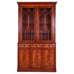 Retro Beacon Hill Collection Georgian Flame Mahogany Breakfront Bookcase Cabinet