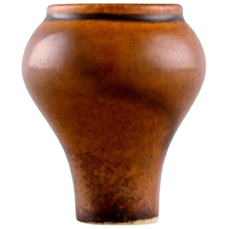 Vase miniature Annikki Hovisaari pour Arabia en céramique émaillée