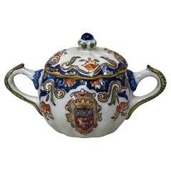 Französische Schale aus Fayence mit Deckel aus Fayence, um 1900