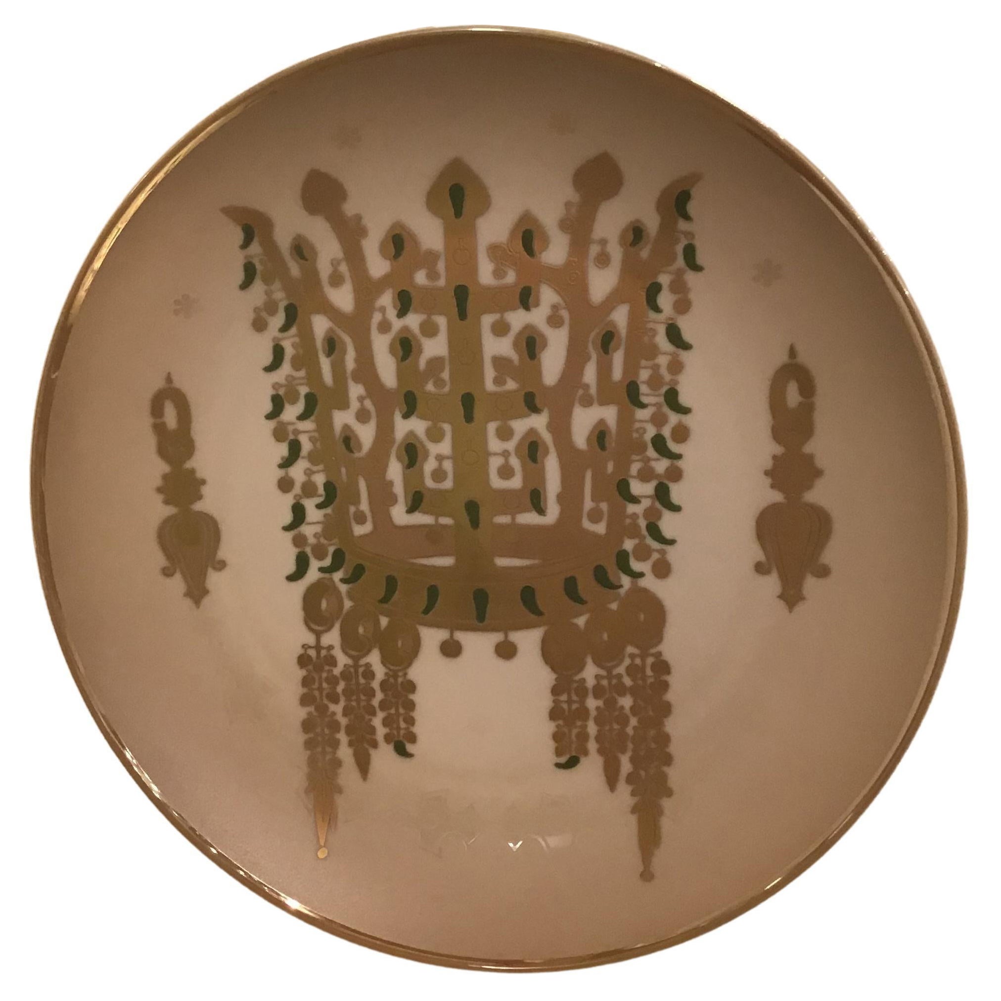 Morbelli Porcelain “Dinastia Silla” Wall Plates Worked with Pure Gold 1960 Italy For Sale