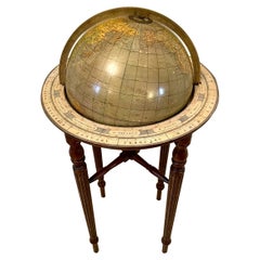 Globe de bibliothèque ancien de qualité victorienne sur pied