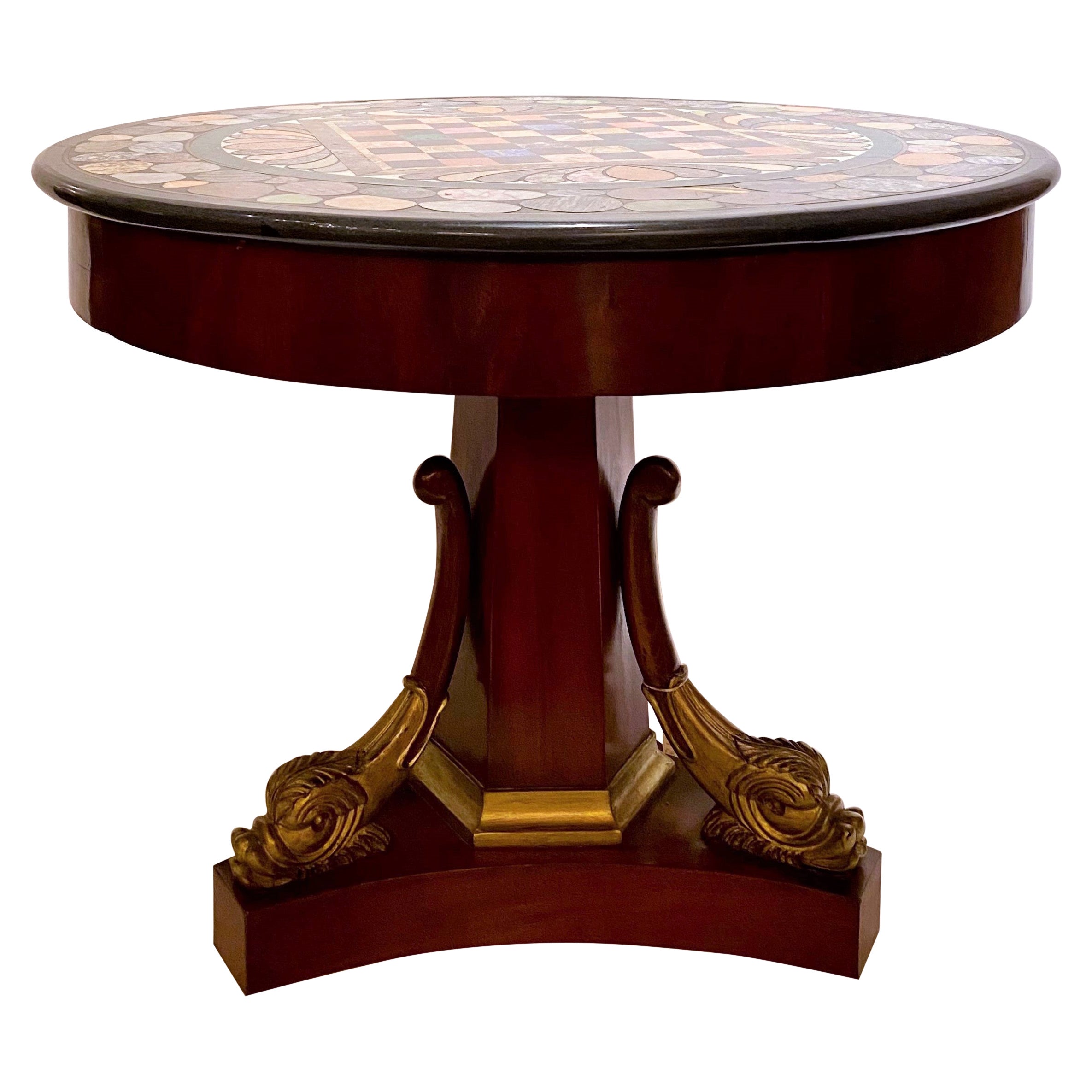 Antiquité - Fin du 19ème siècle - Table ronde en acajou avec plateau en marbre et échiquier