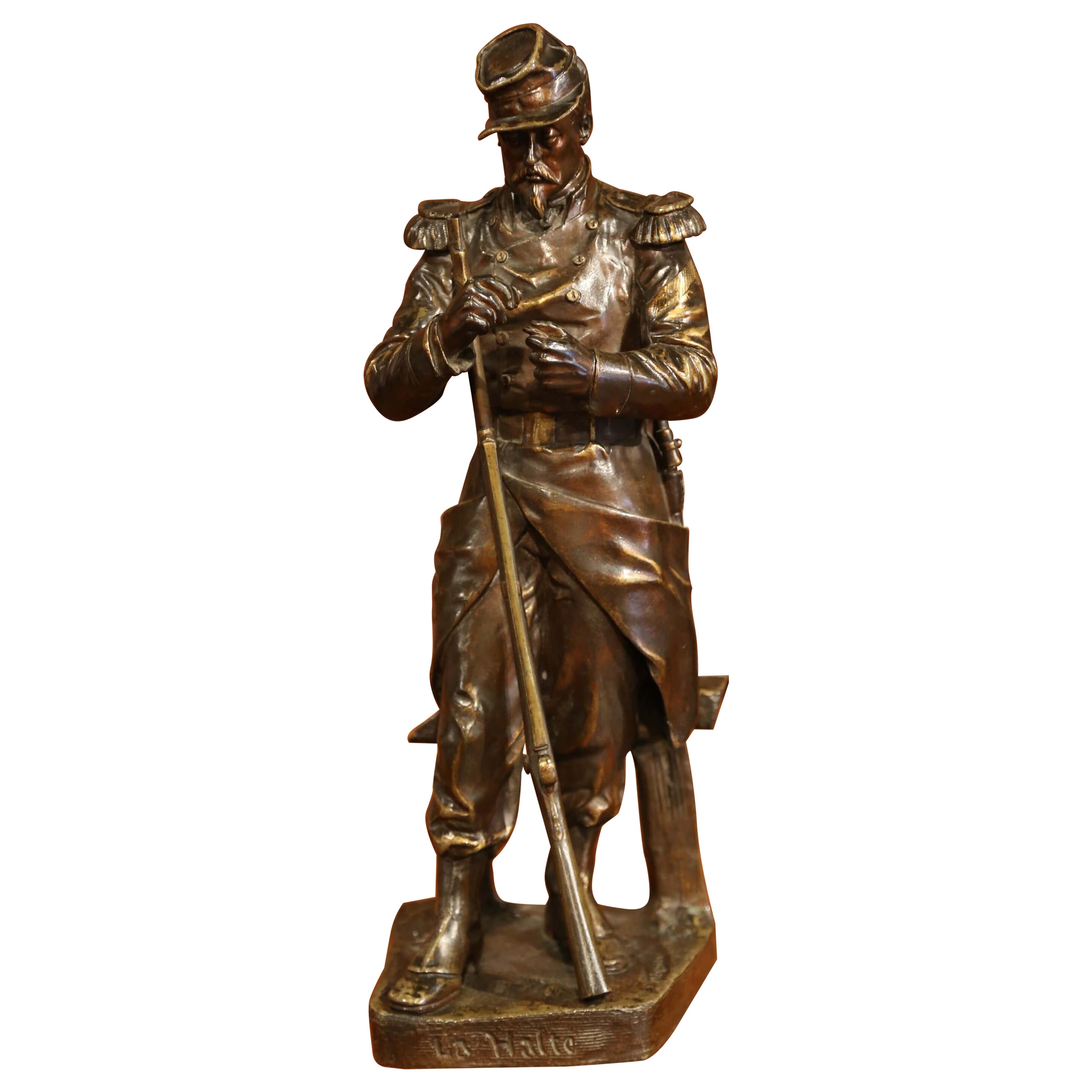 Sculpture française du XIXe siècle en bronze patiné « La Halte » signée L. Mennessier en vente
