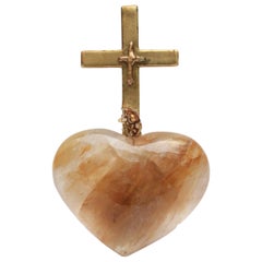 Croix italienne du 18ème siècle sur un cœur en quartz jaune à ourlets hématides avec perles baroques