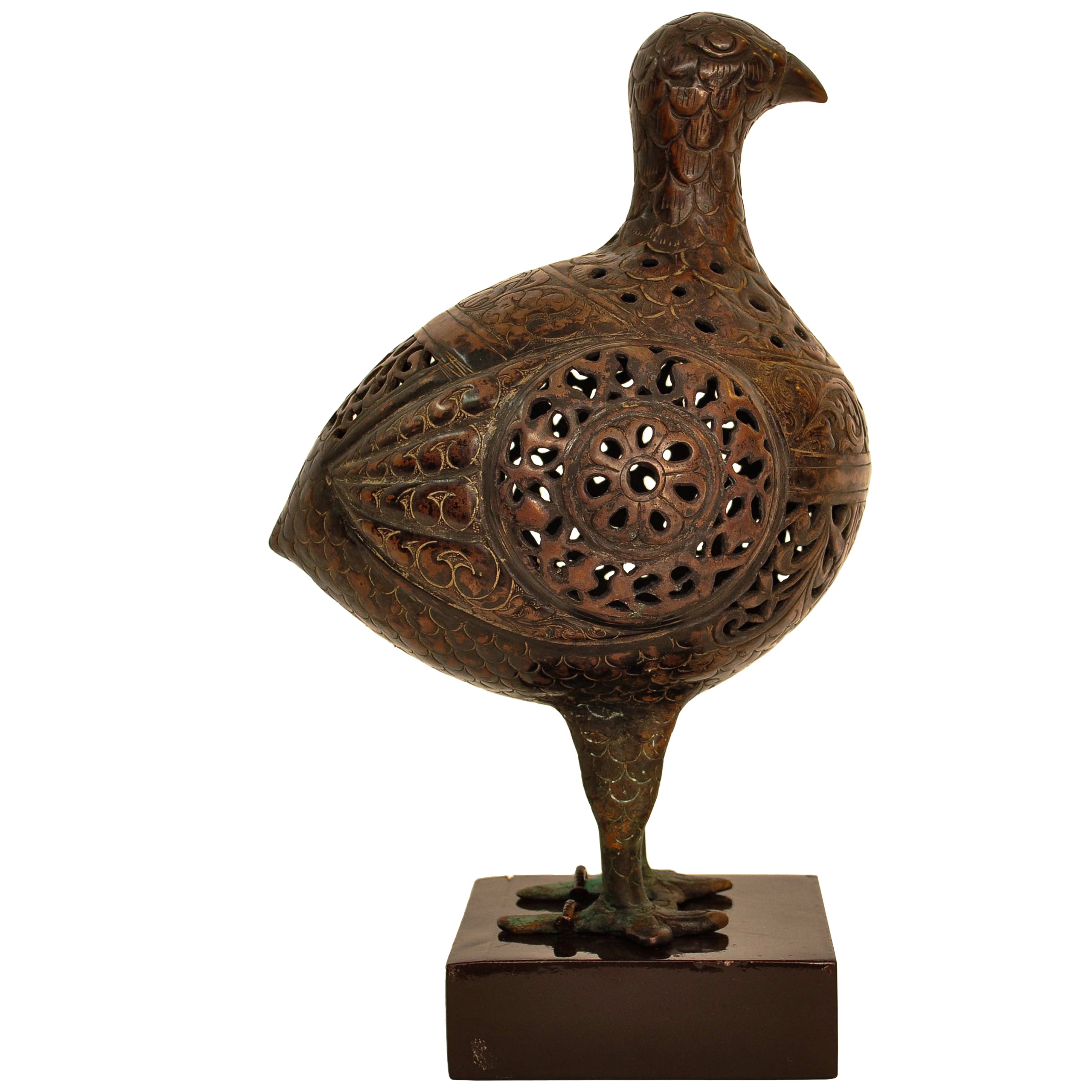 Ancienne sculpture de sculpture persane du 12e siècle en bronze islamique Seljuk Bird Pomander en vente