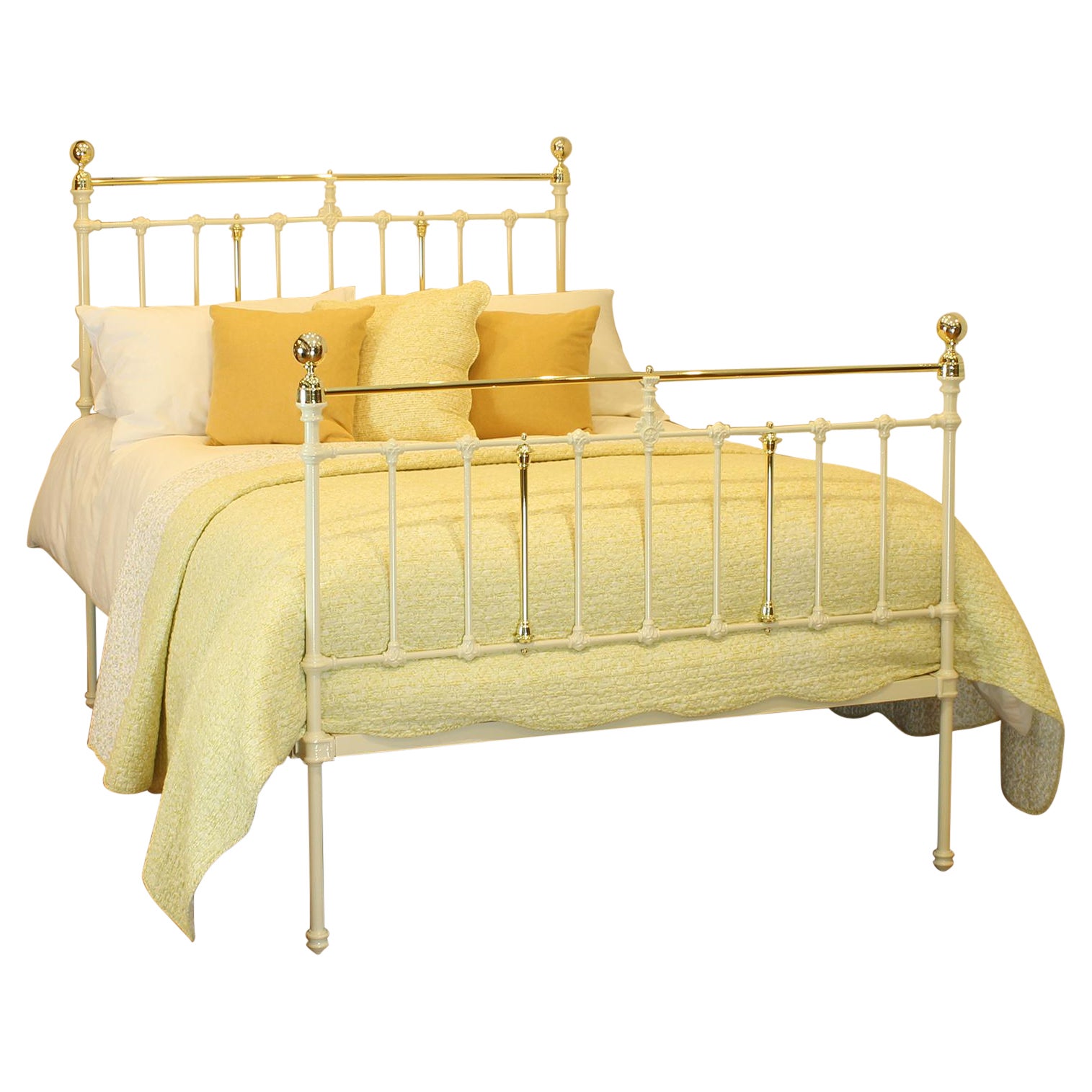 Double Antique Bed in Cream MD113