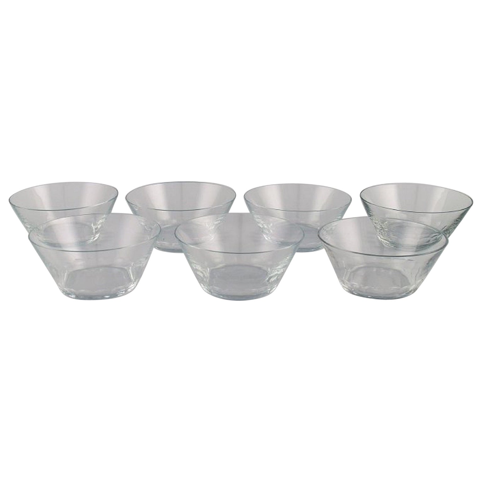 Baccarat, France, Seven Rinsing Bowls in Clear Mouth-Blown Crystal Glass For Sale