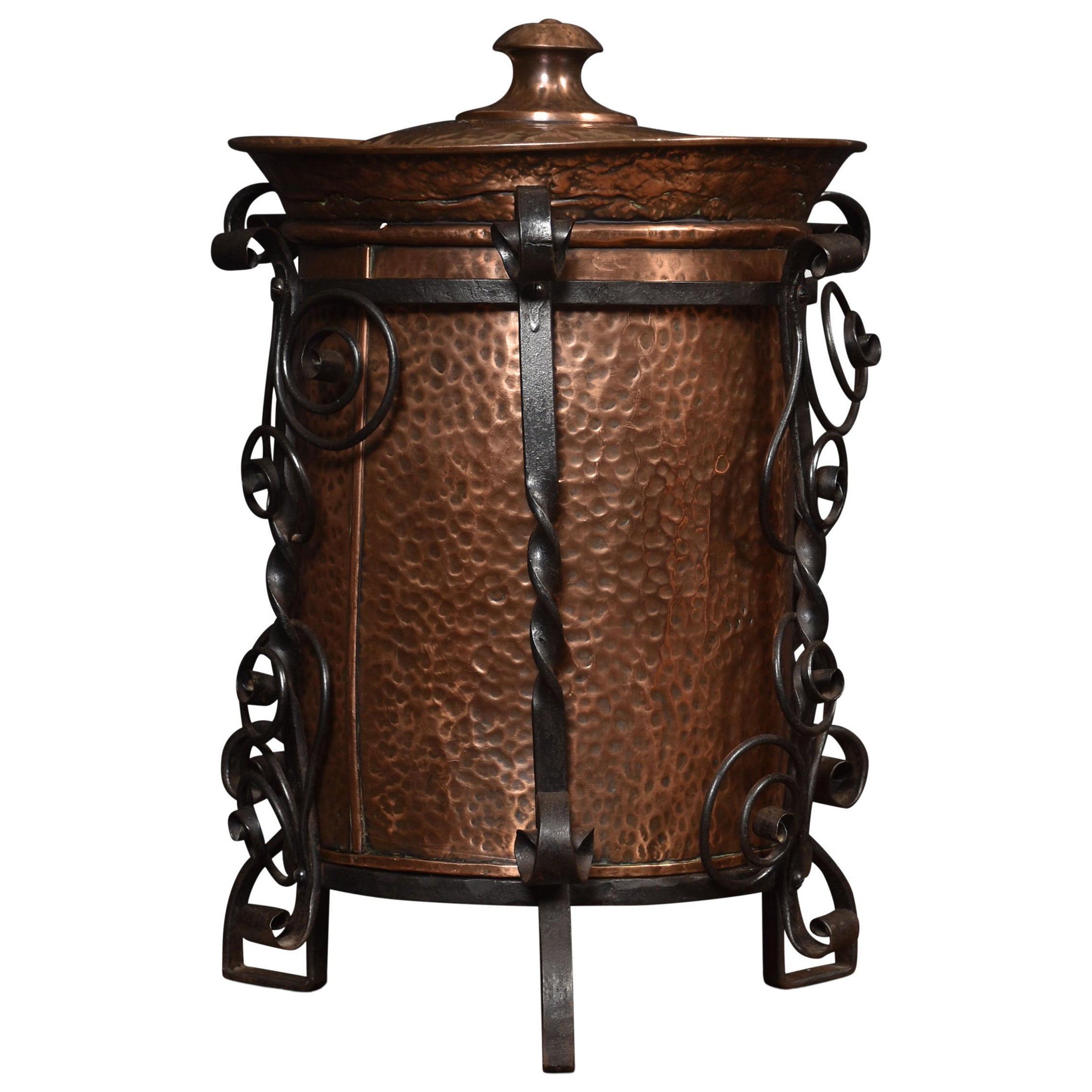 Arts and Crafts Circular Copper Coal Bucket