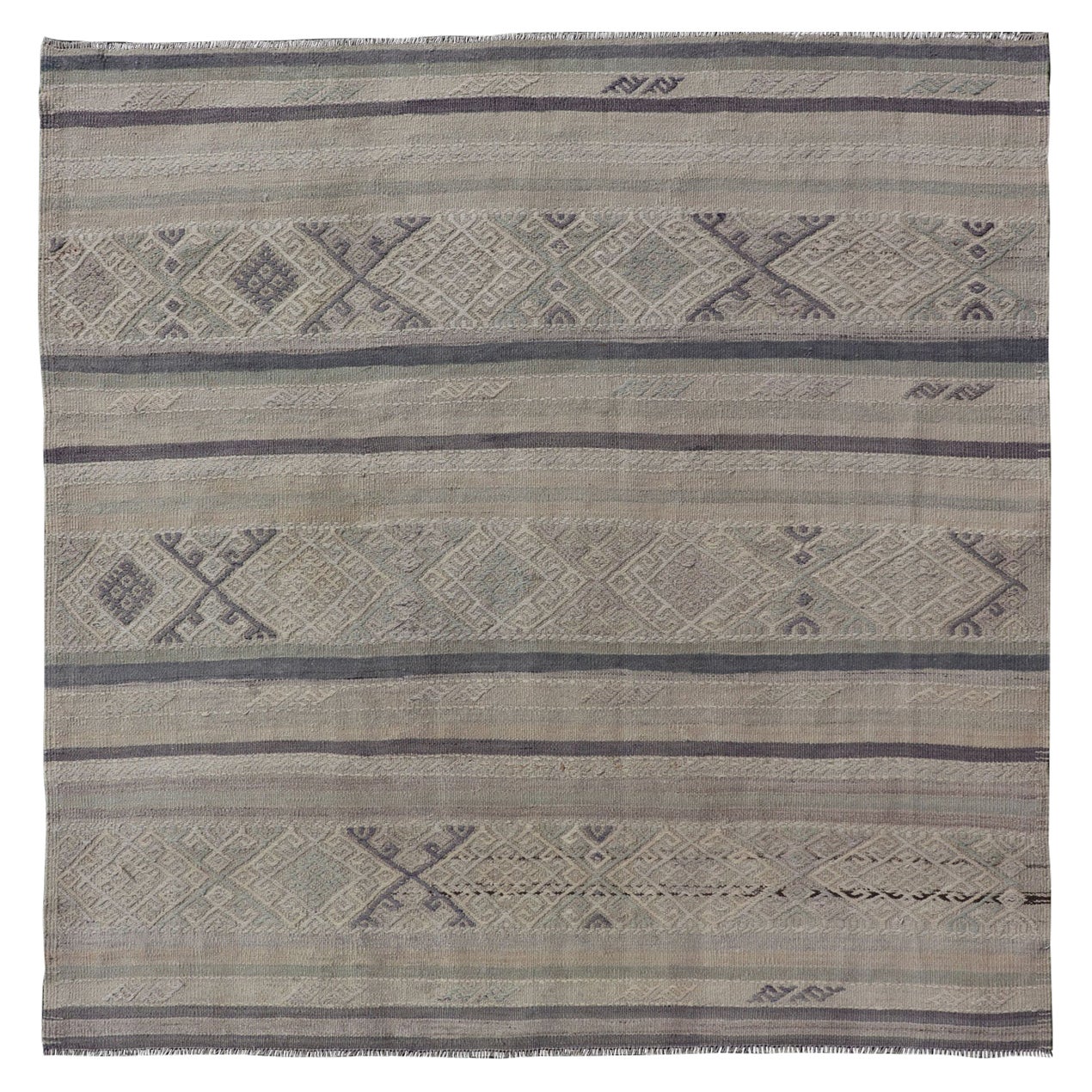 Kilim Bordado Turco Vintage Cuadrado en Azul Oscuro, L. Verde, Gris, Topo en venta