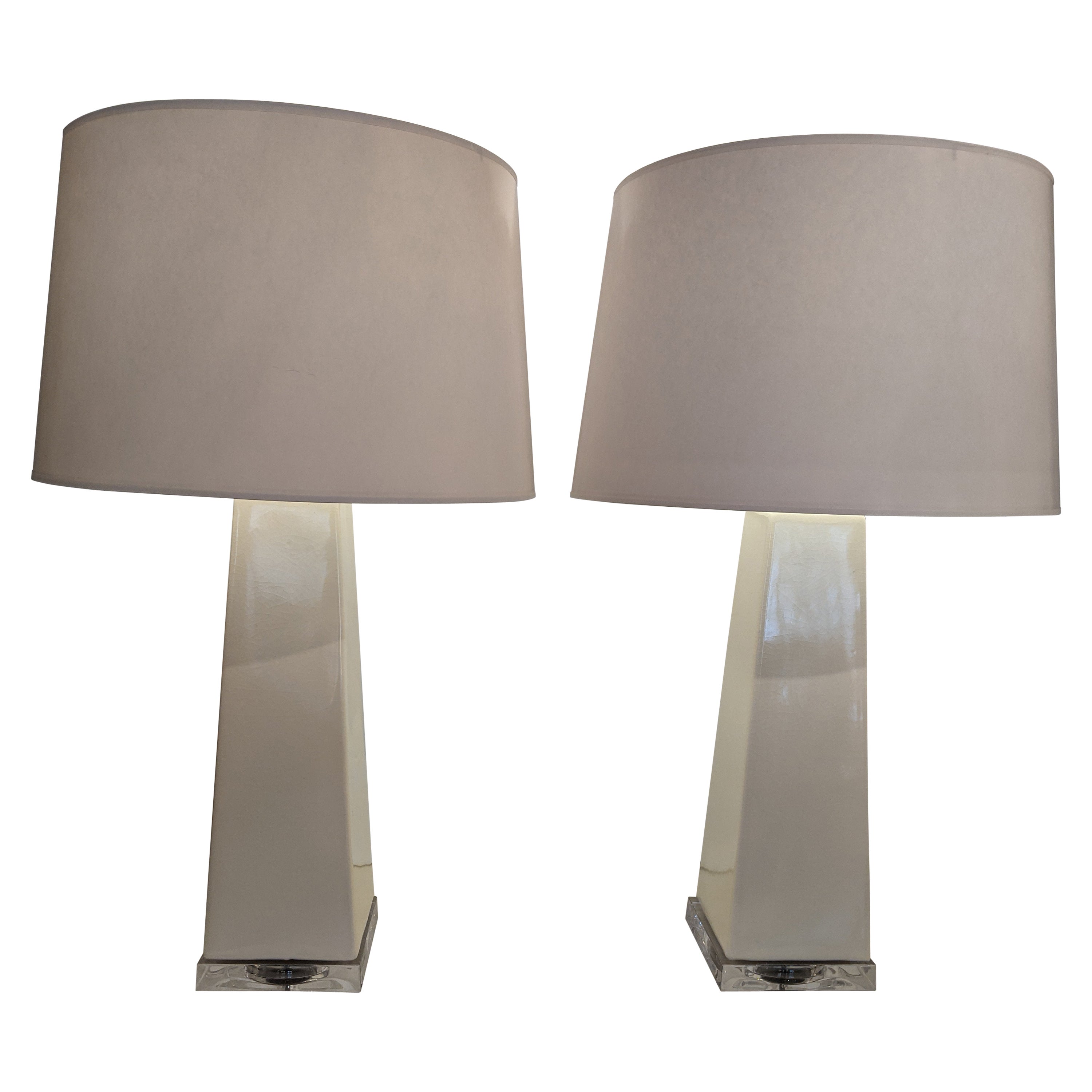 Stylish Pair of Glazed Cream Colored Table Lamps on Lucite Stands