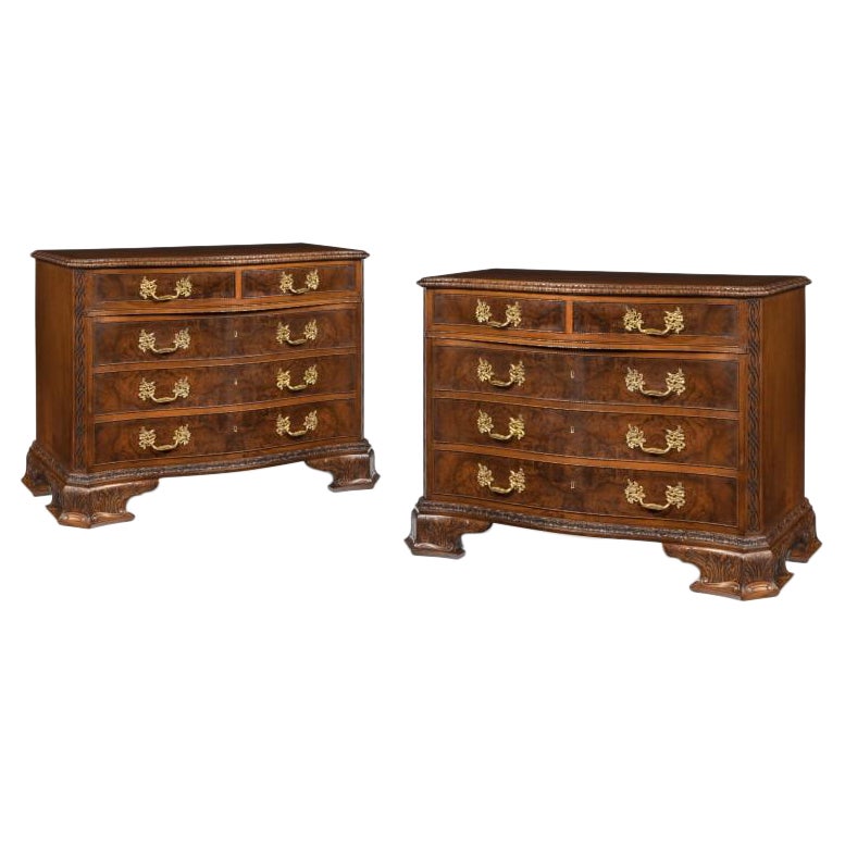 Unusual Pair of Early 20th Century Walnut Serpentine Commodes For Sale