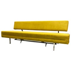 Das beste Mid-Century-Tagesbett, das sich in ein 2-Sitzer-Bett umwandeln lässt