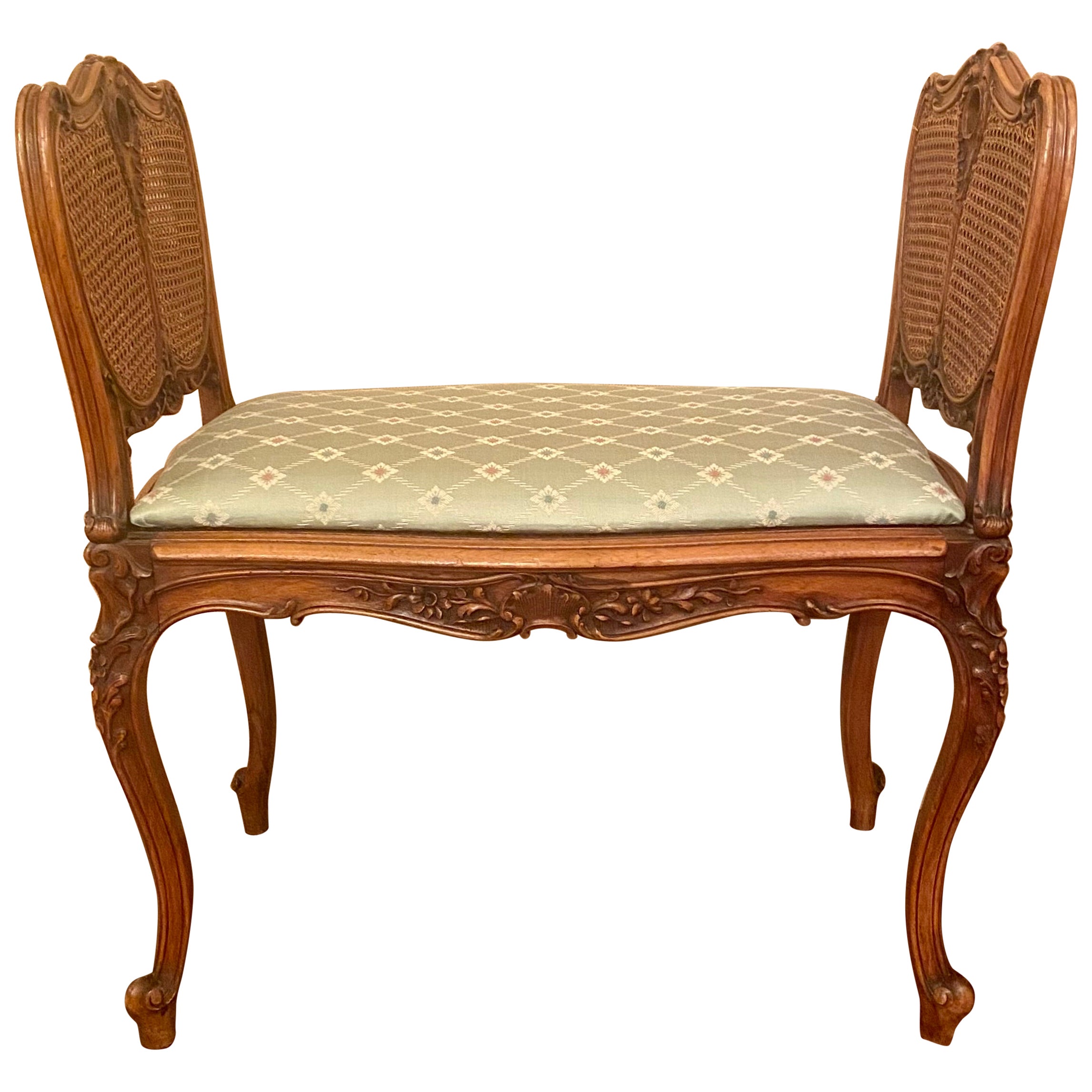 Banc ancien français en noyer sculpté et cannage avec coussin, vers les années 1880