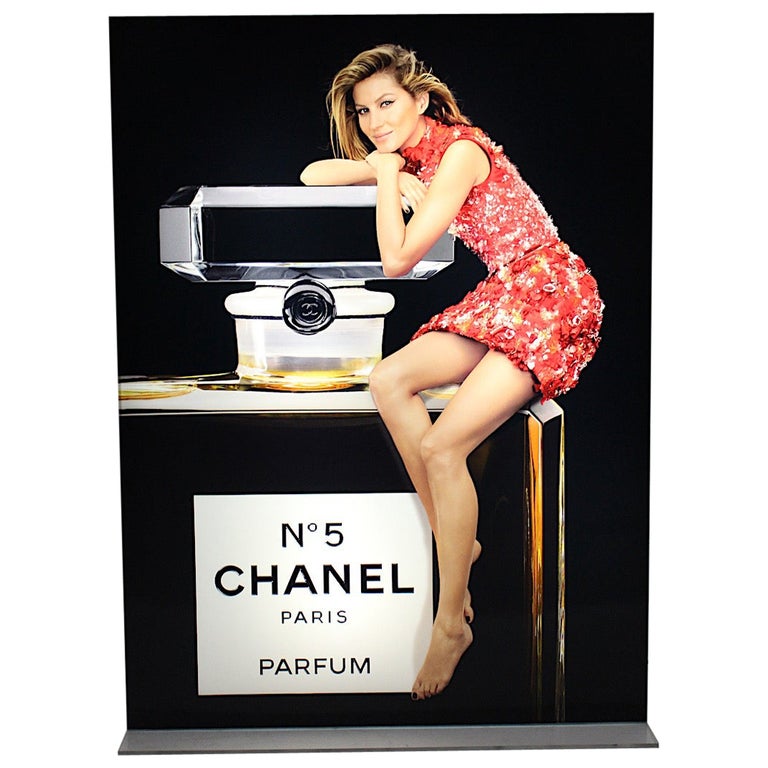 Modern Floor Lamp Advertising Display Light Parfum Chanel No 5 France For  Sale at 1stDibs | chanel lamps for sale, gisele bündchen perfume, chanel  lamp