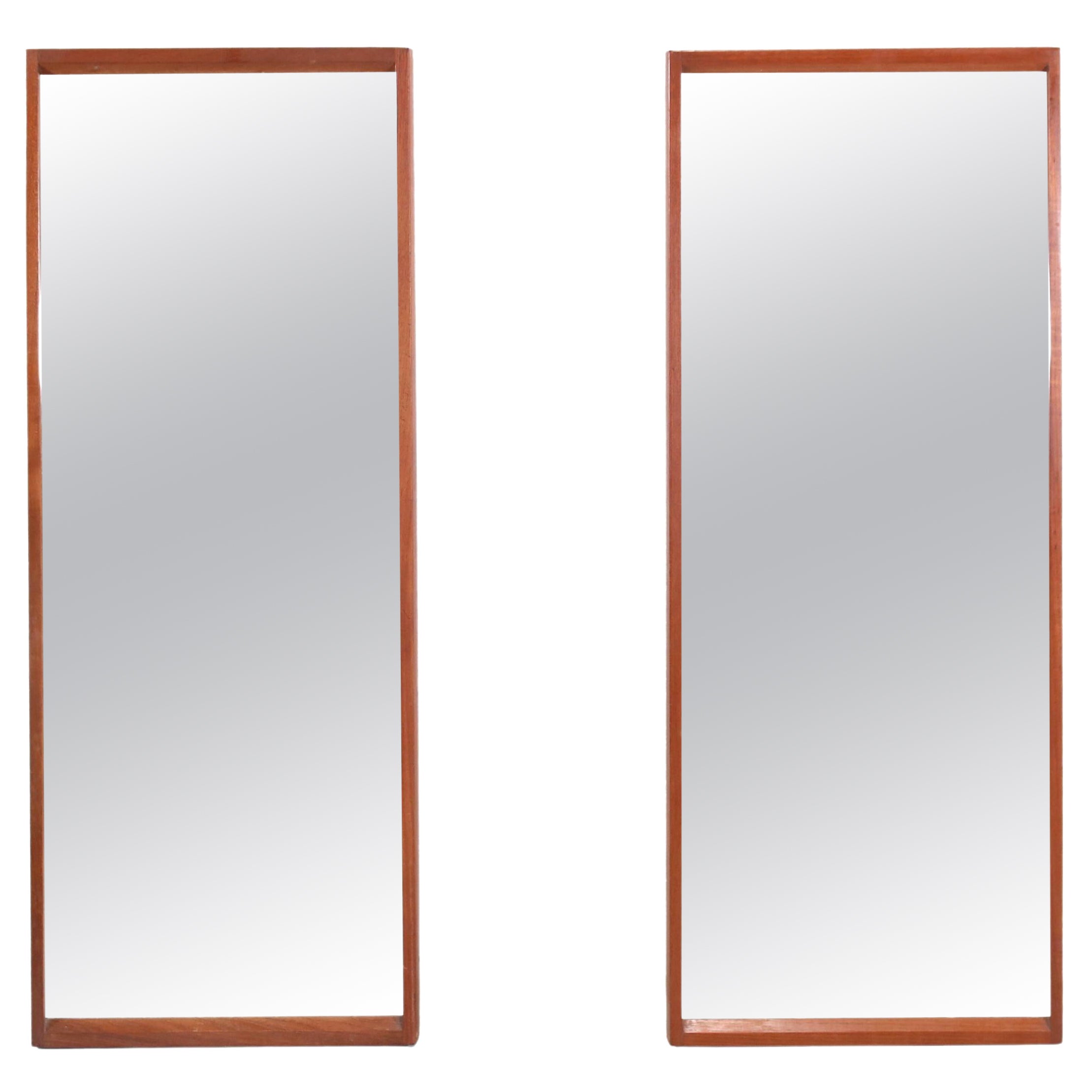 Ensemble de deux miroirs de design danois en teck par Aksel Kjersgaard, Modèle 145 en vente