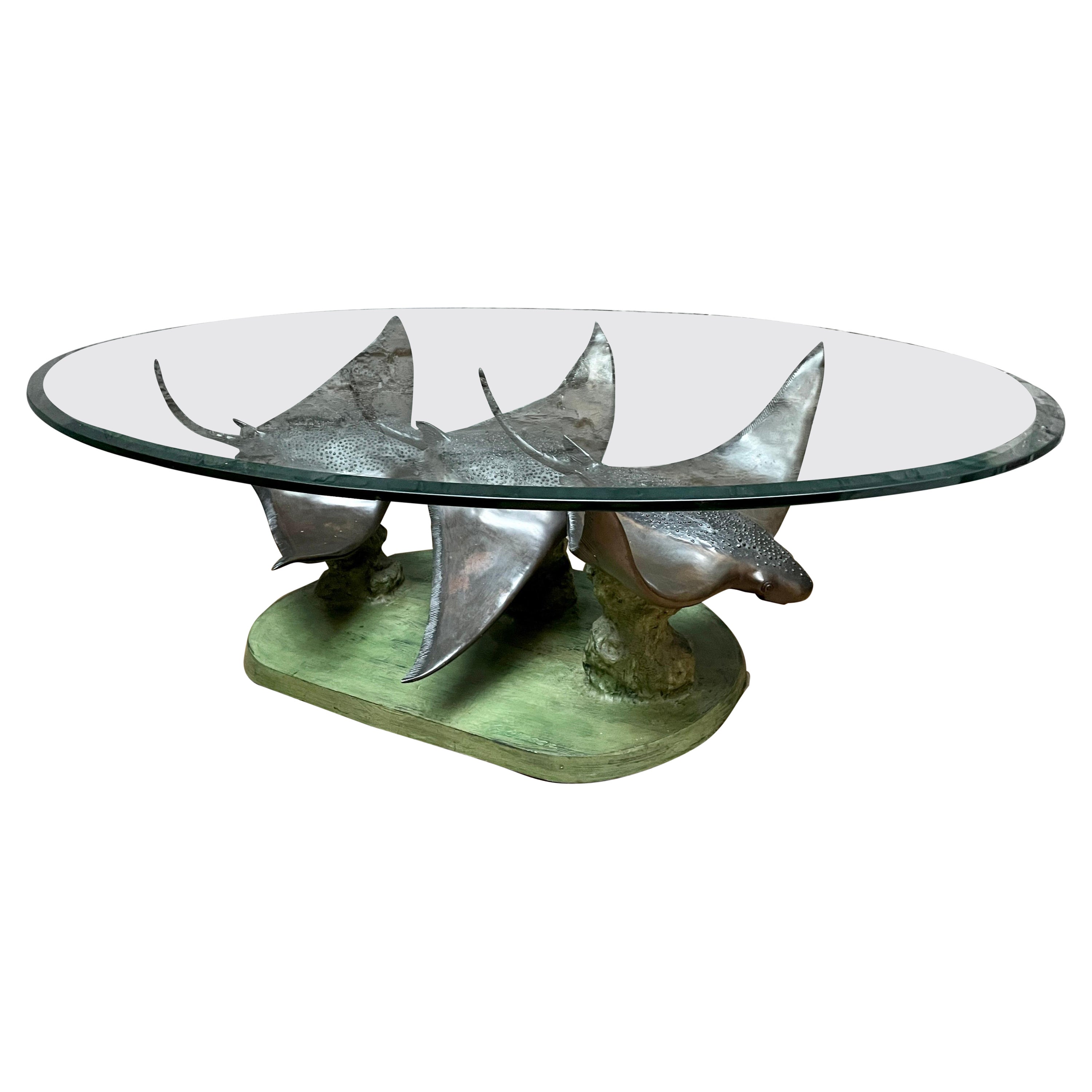 Großer französischer Bronze-Couchtisch „Sting Ray“ im Angebot